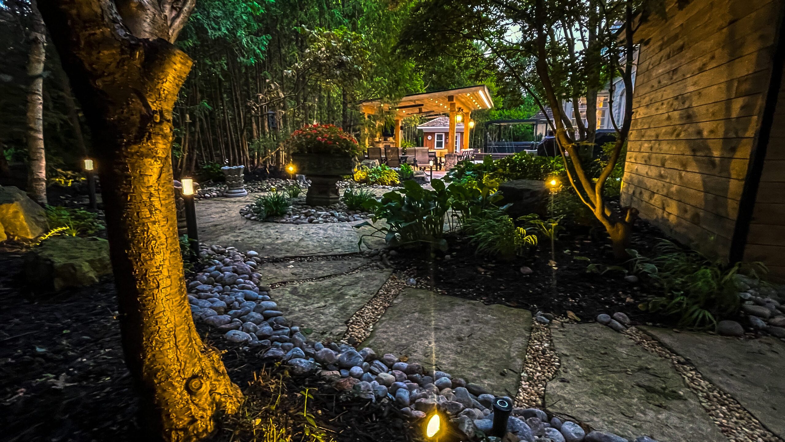 Landscaping lightning toronto